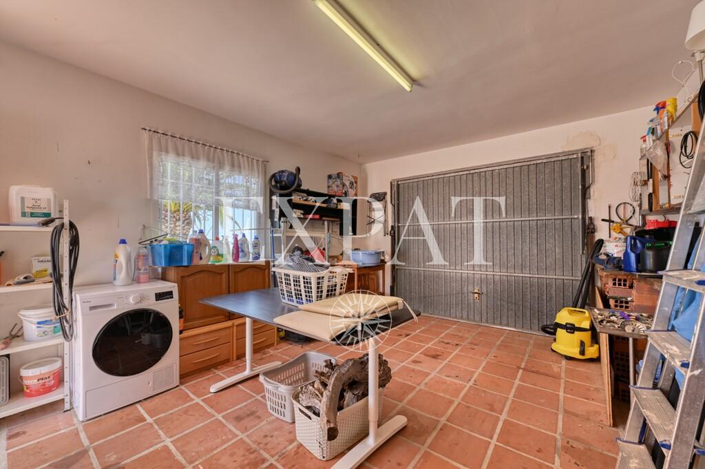 House for Sale in Arenas