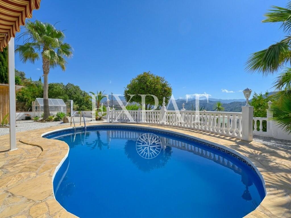 House for Sale in Arenas
