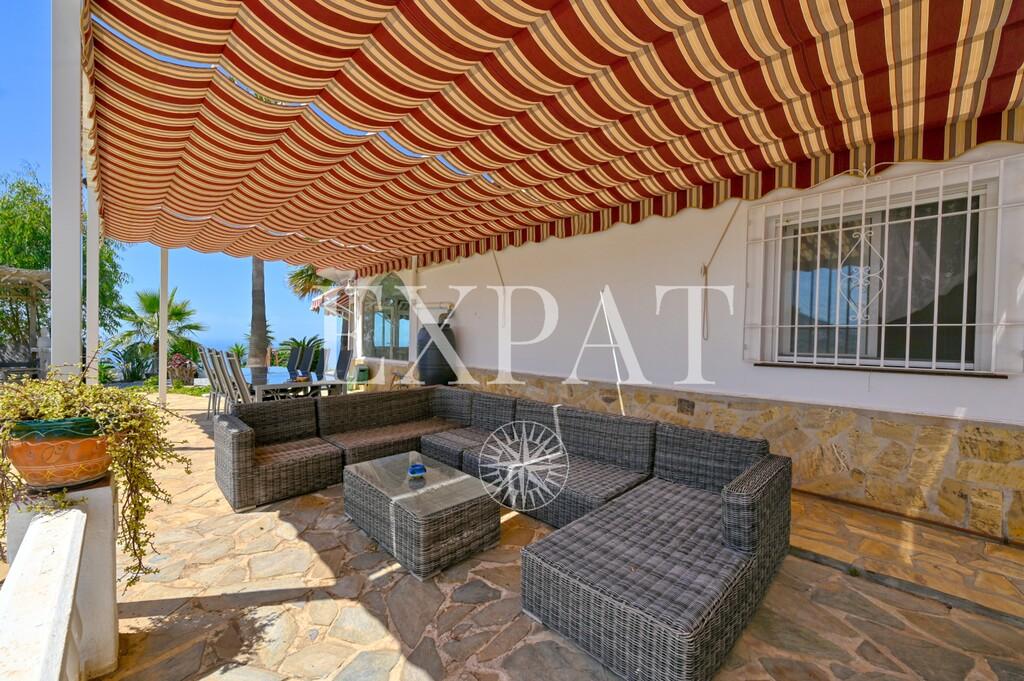 House for Sale in Arenas