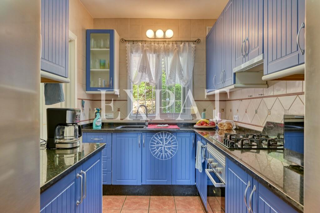 House for Sale in Arenas