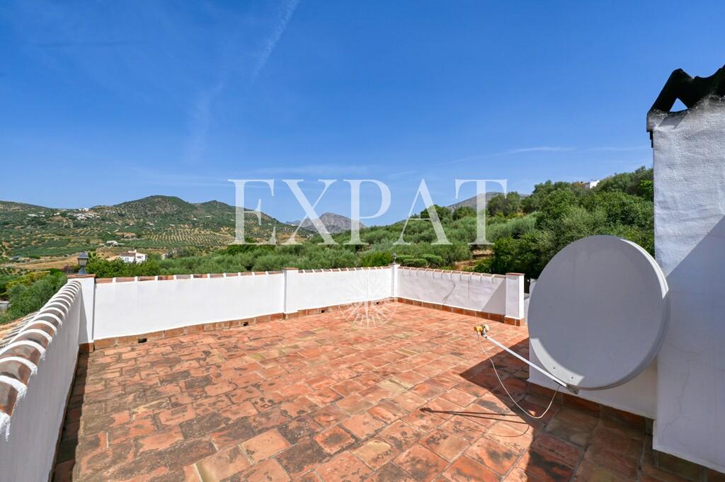 House for Sale in Periana