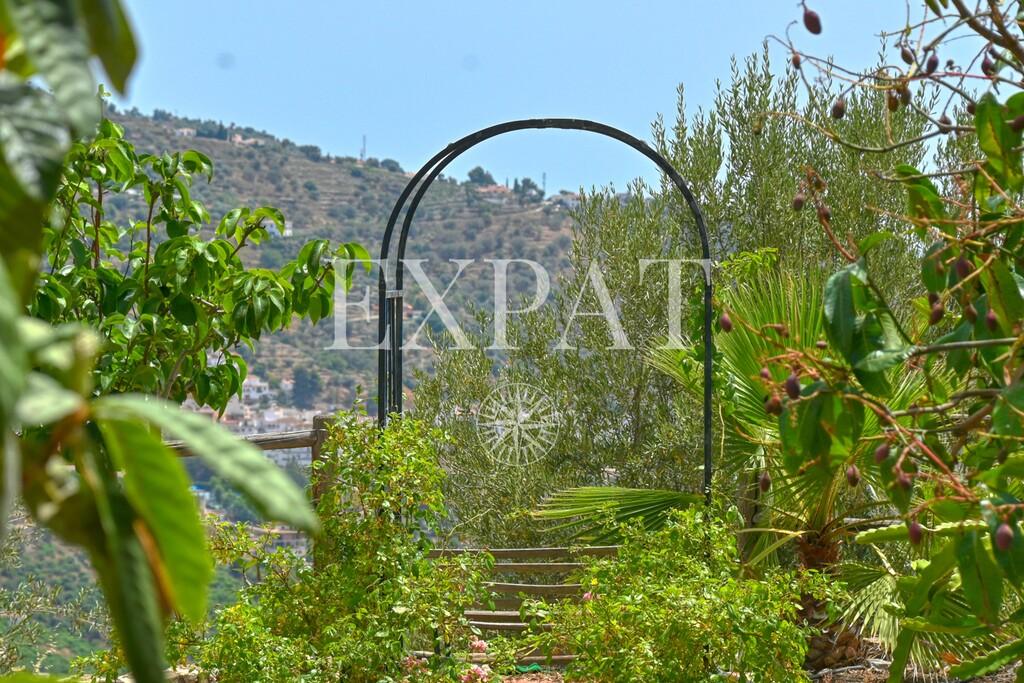 House for Sale in Sayalonga