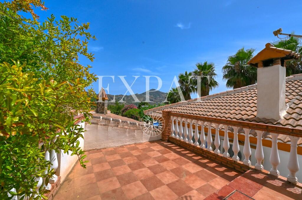 House for Sale in Sayalonga