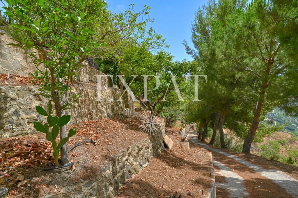 House for Sale in Sayalonga