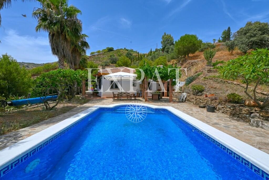 House for Sale in Sayalonga