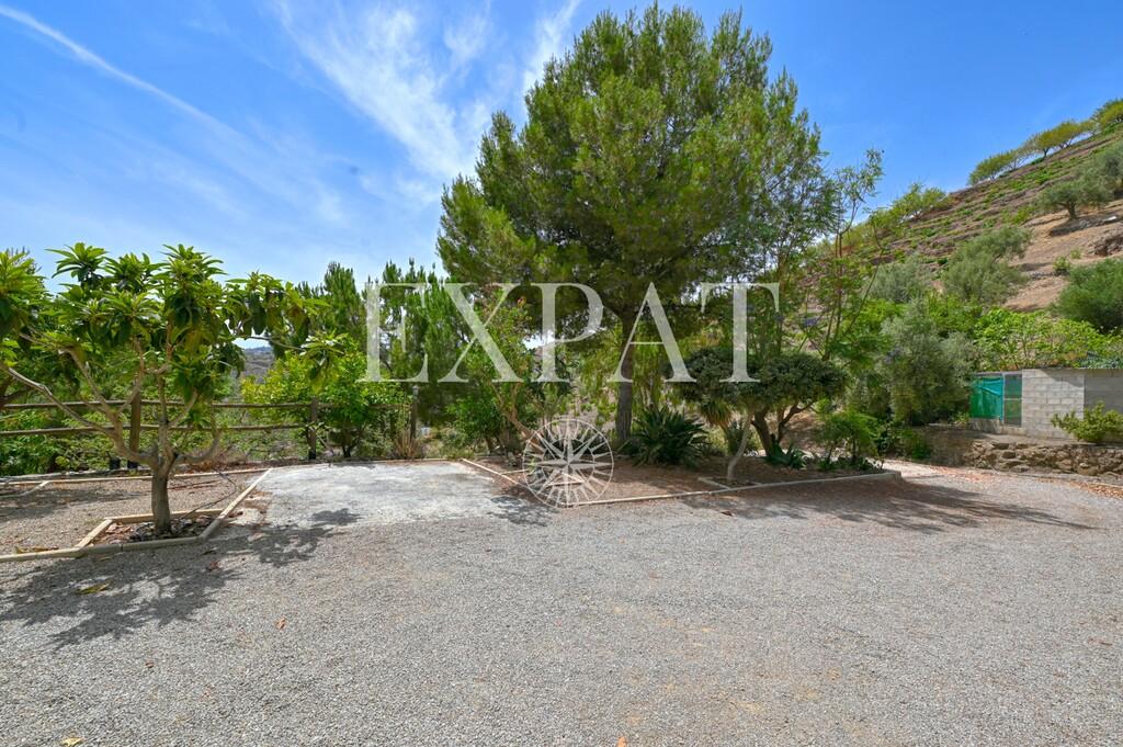 House for Sale in Sayalonga