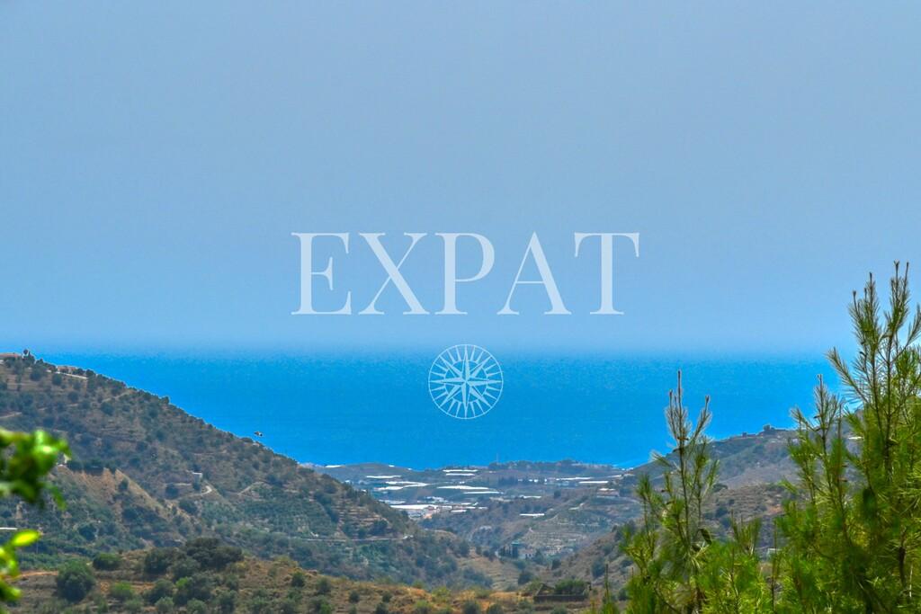 House for Sale in Sayalonga