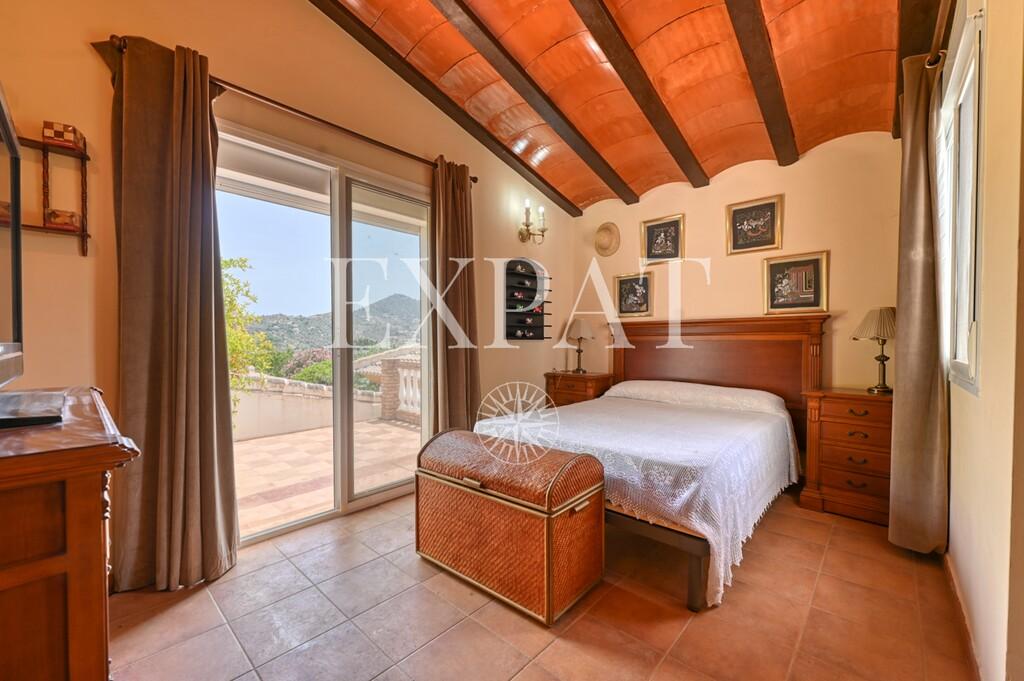 House for Sale in Sayalonga