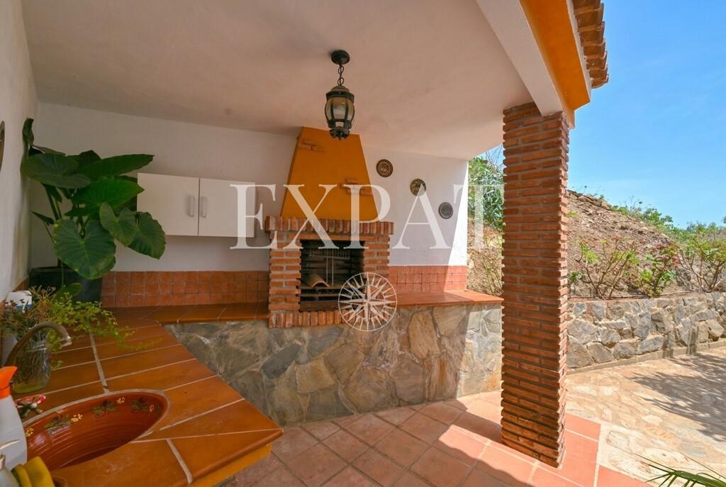House for Sale in Sayalonga