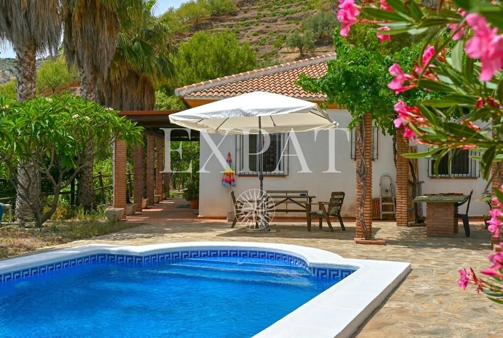 House for Sale in Sayalonga