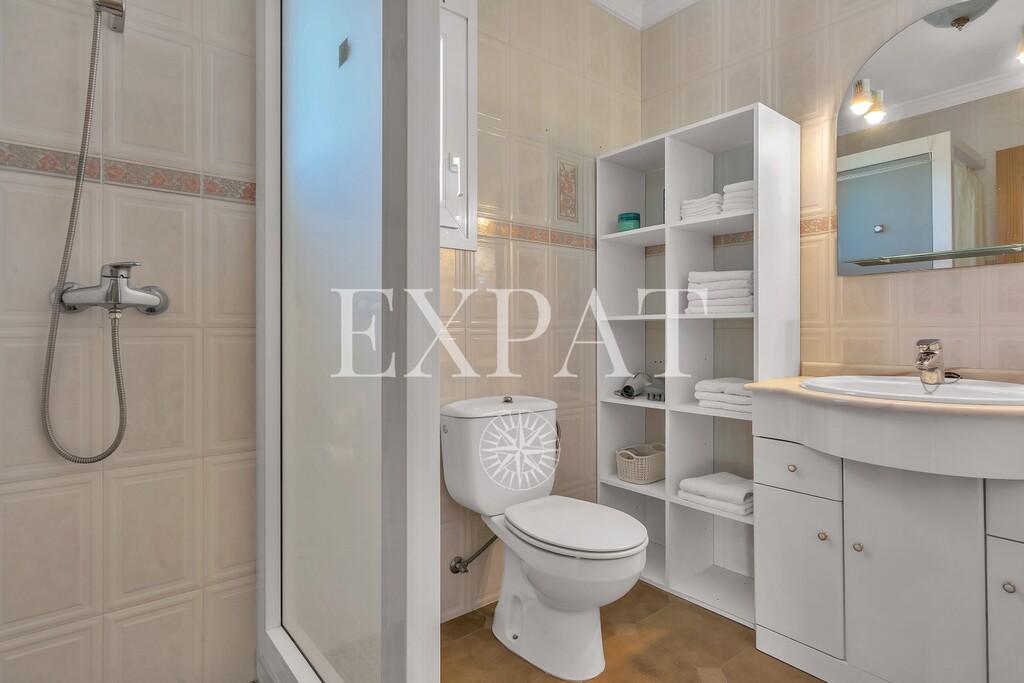 Villa for Sale in Almayate
