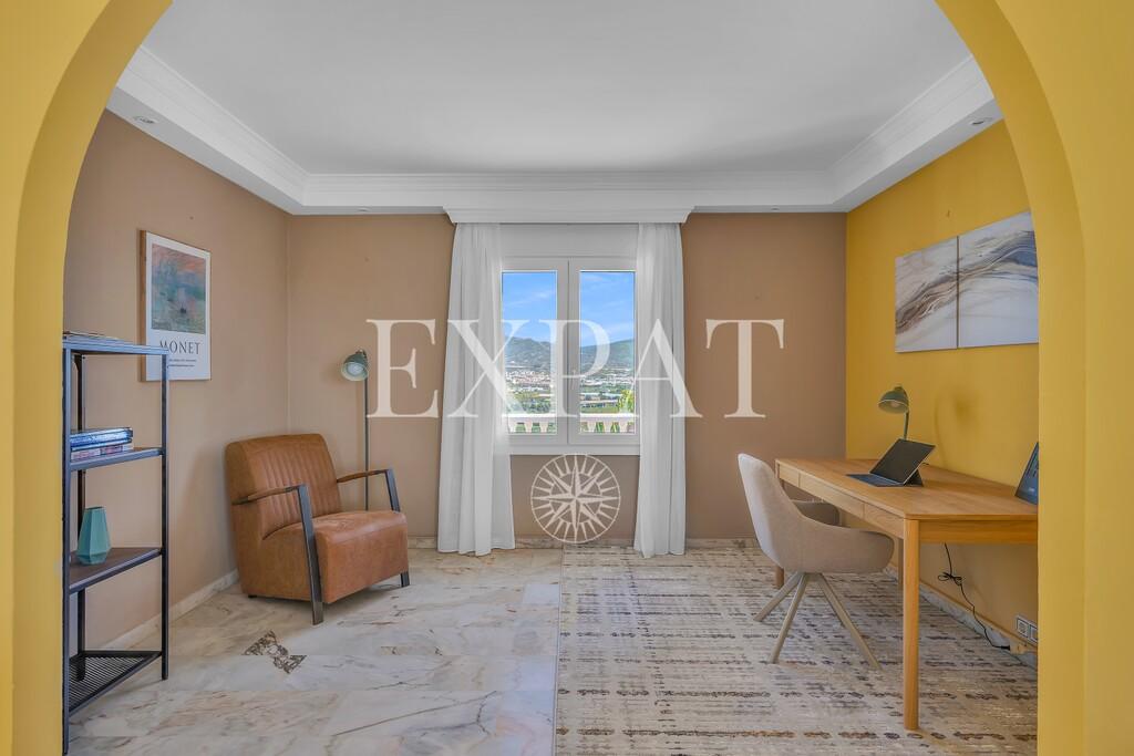 Villa for Sale in Almayate