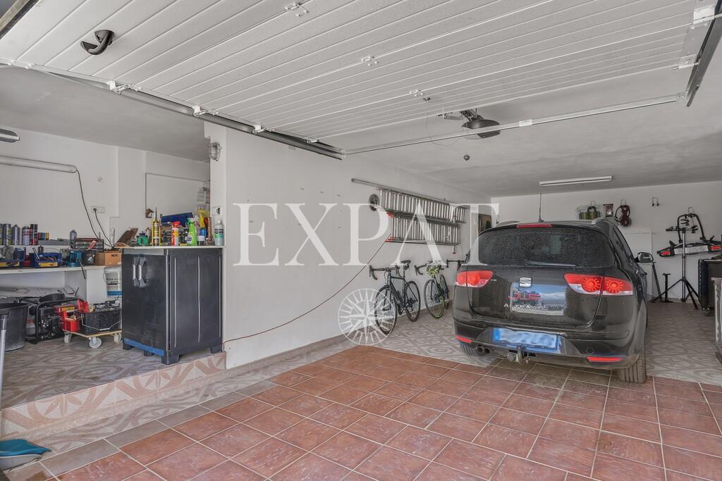 Villa for Sale in Almayate
