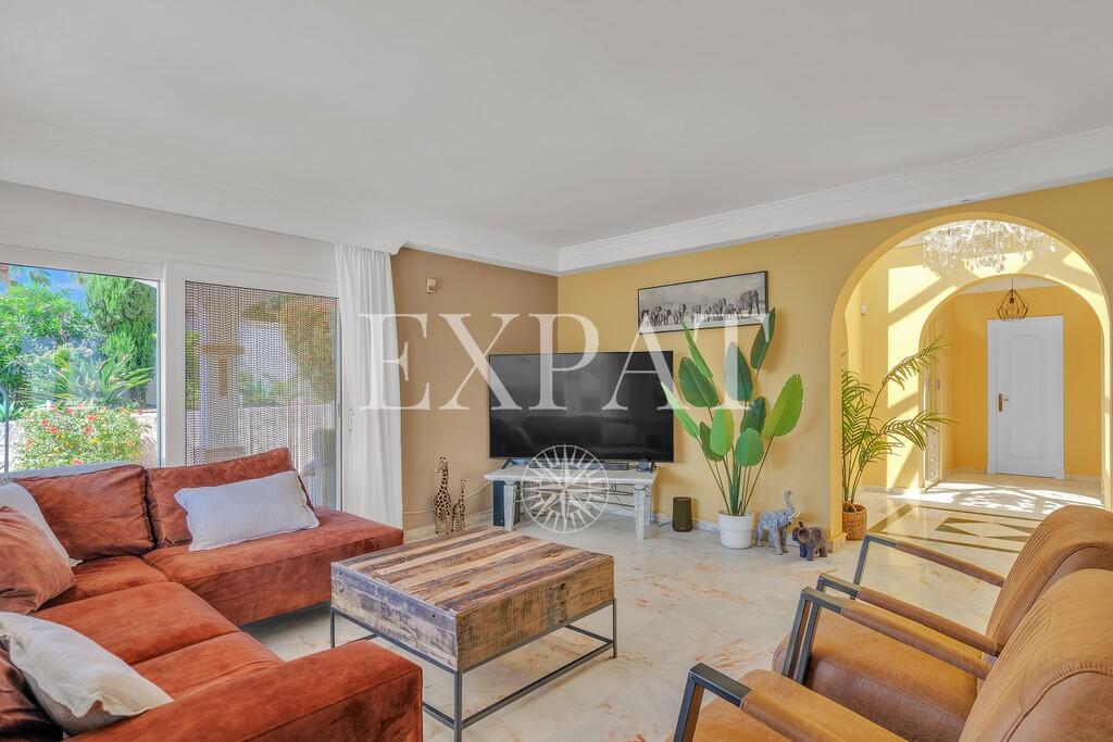 Villa for Sale in Almayate