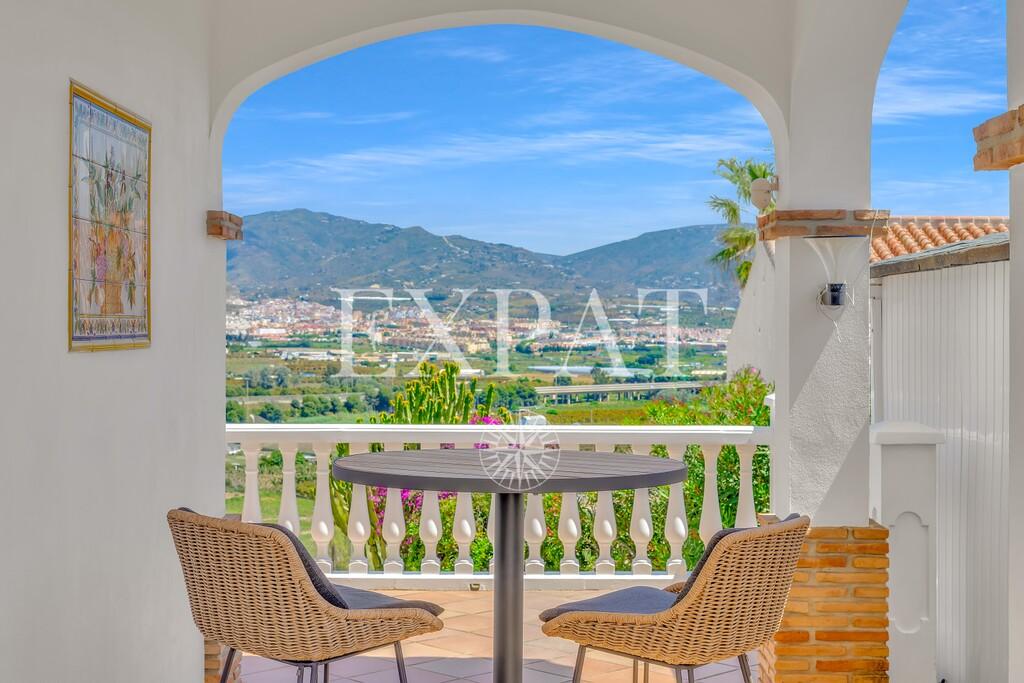 Villa for Sale in Almayate