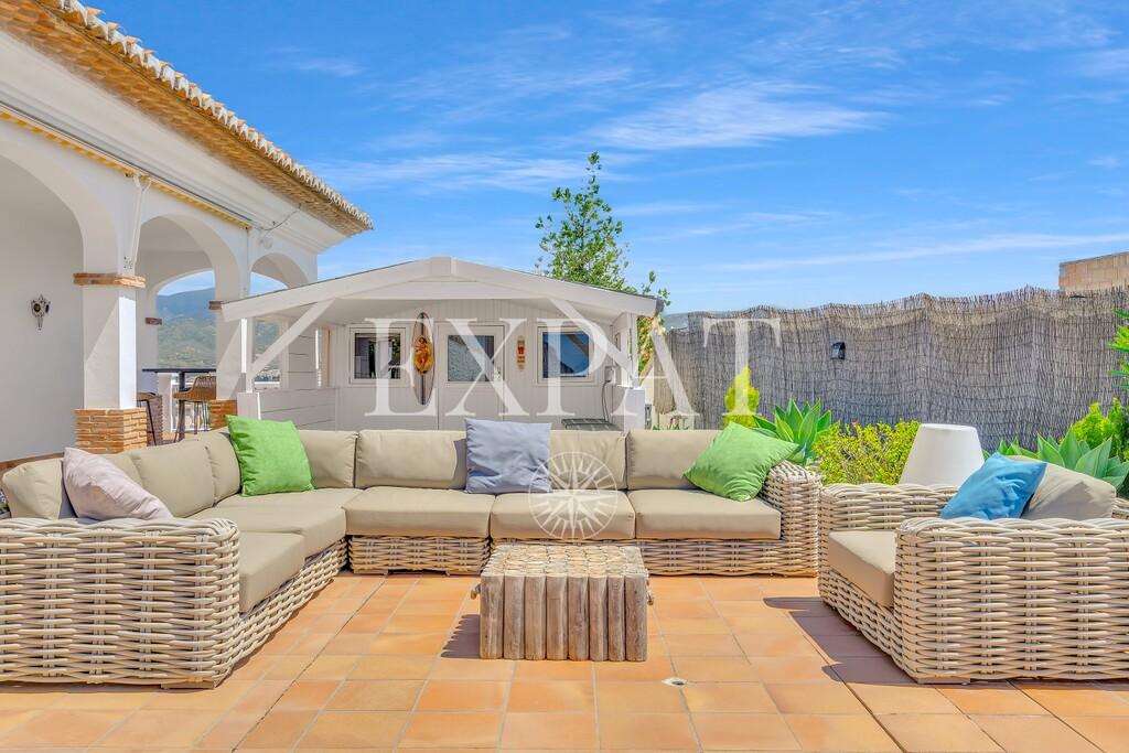 Villa for Sale in Almayate