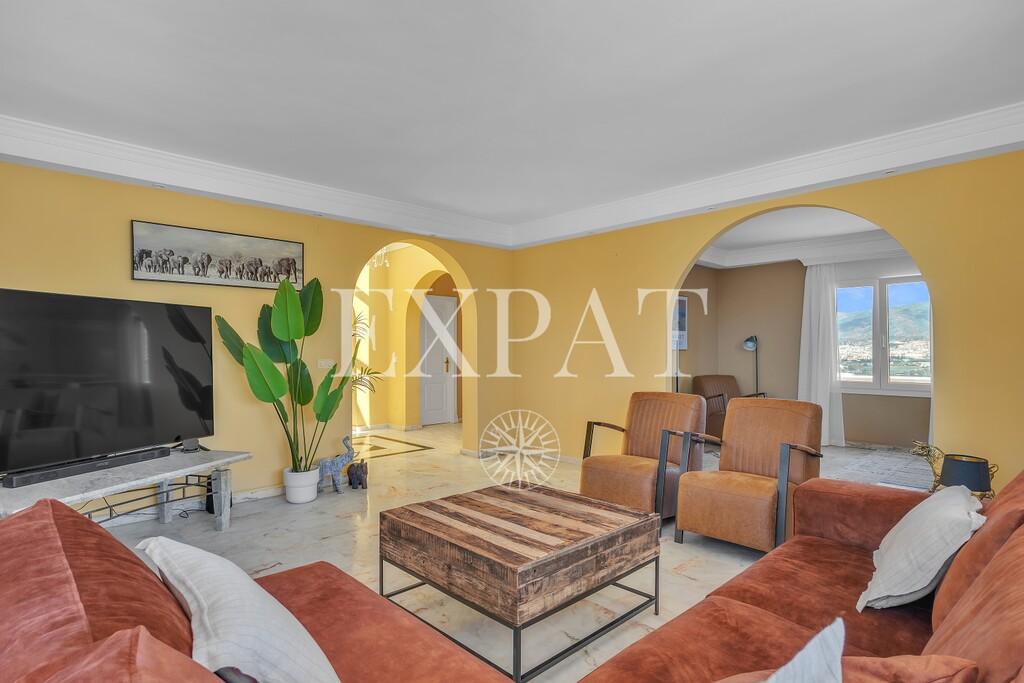 Villa for Sale in Almayate