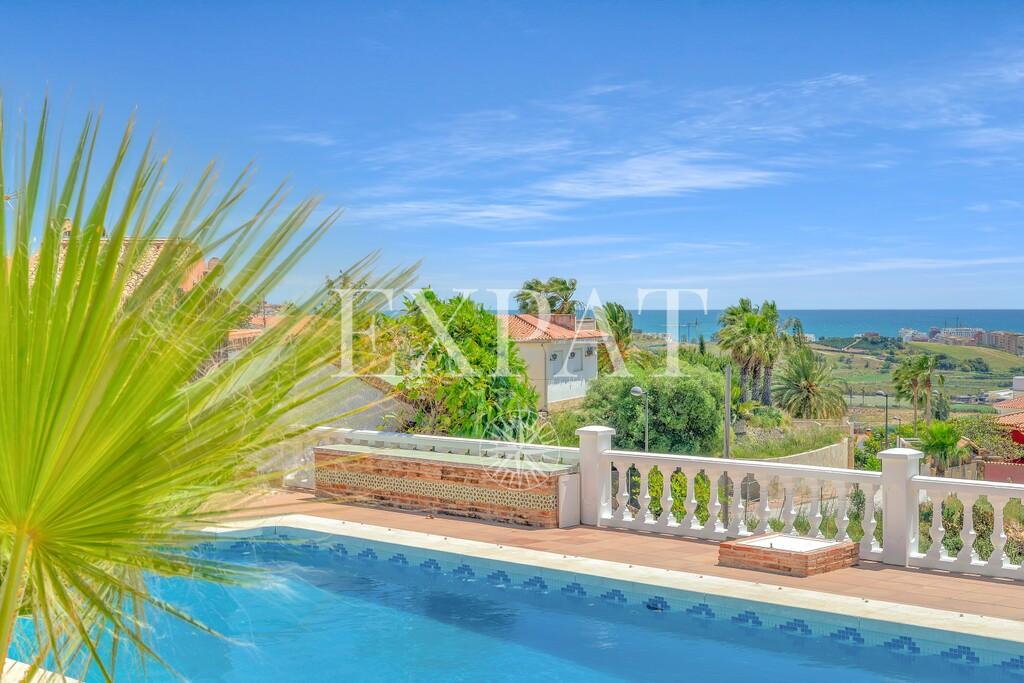 Villa for Sale in Almayate