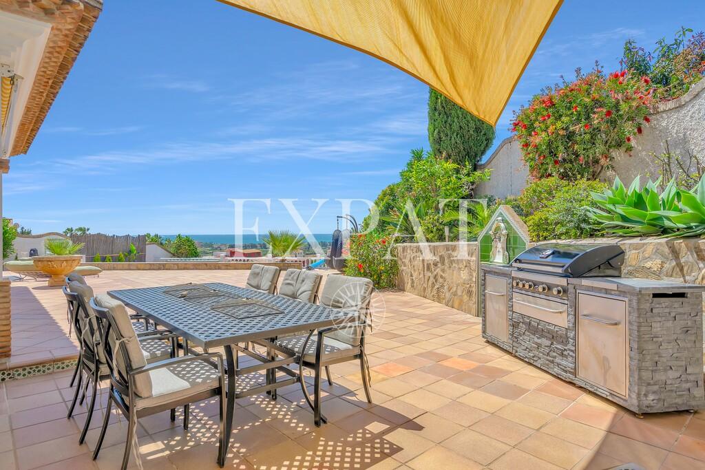 Villa for Sale in Almayate