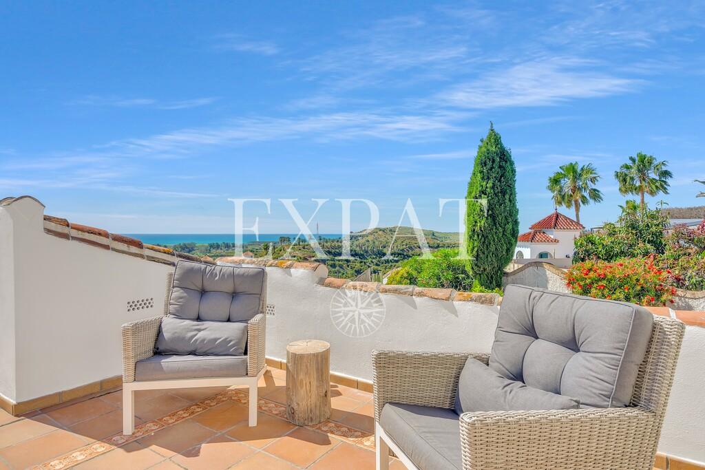 Villa for Sale in Almayate