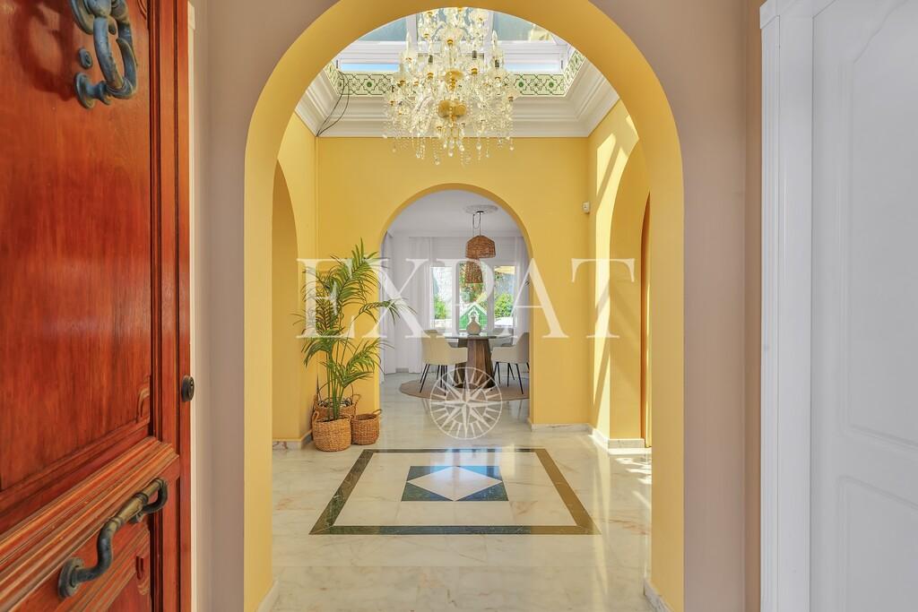 Villa for Sale in Almayate