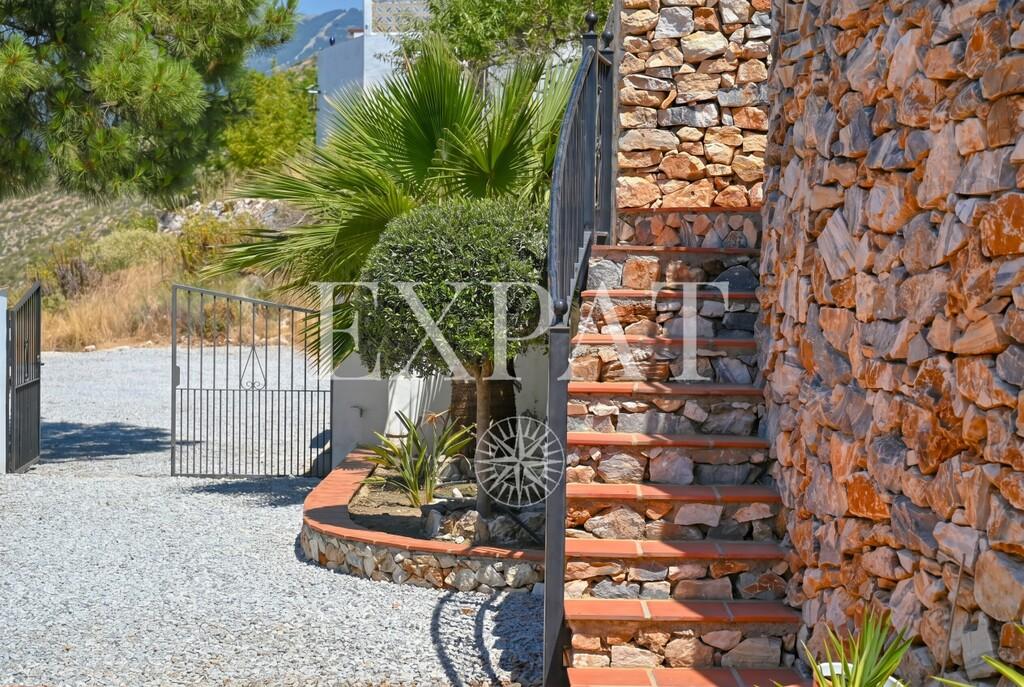 House for Sale in Cómpeta