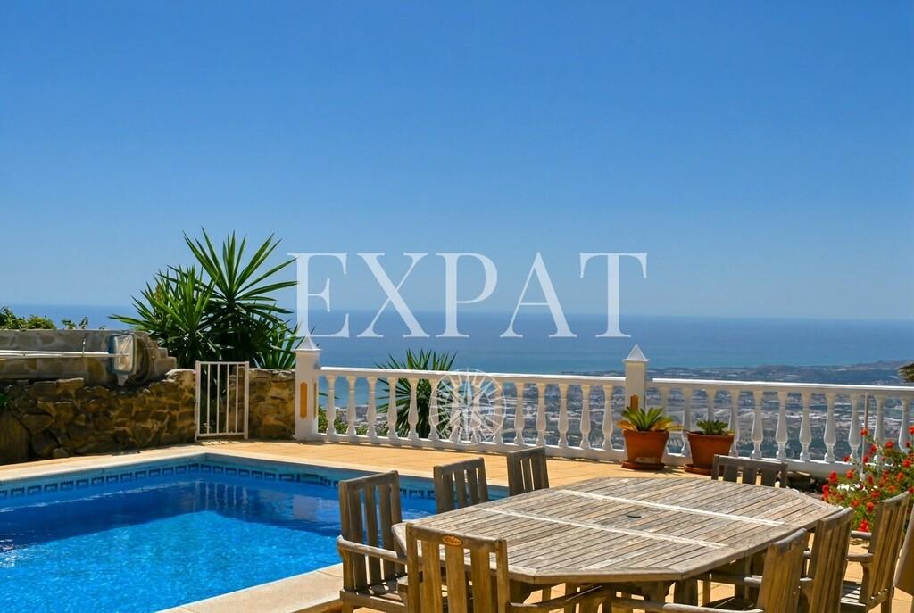 House for Sale in Arenas