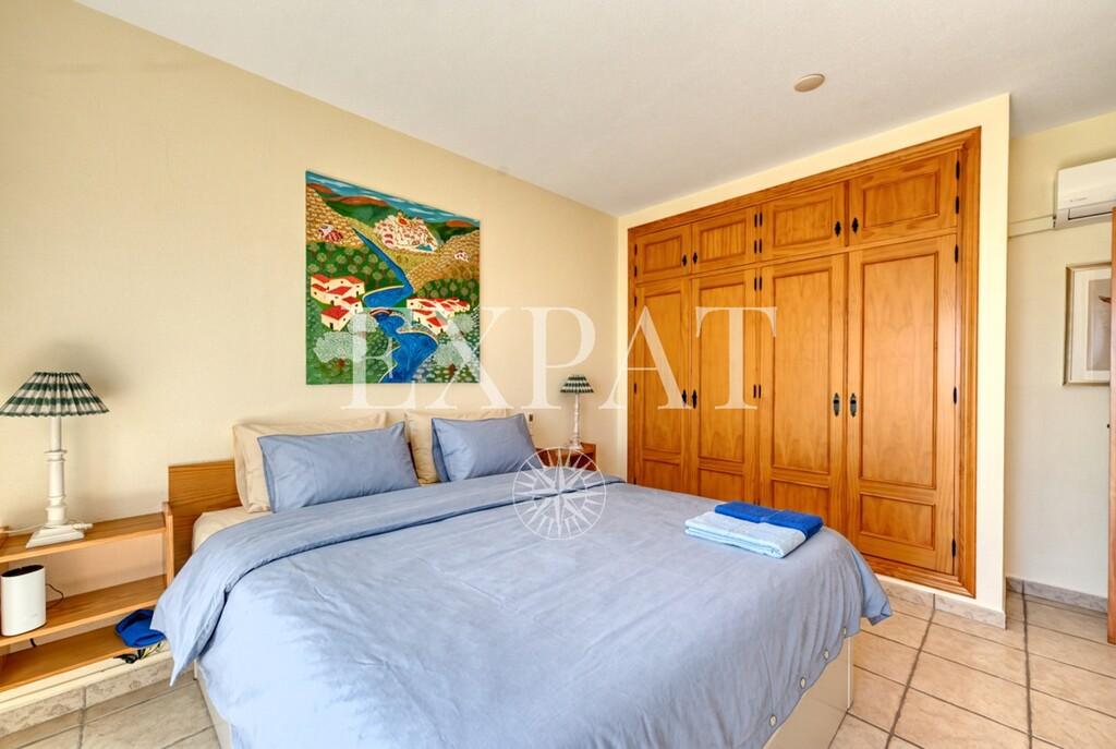 House for Sale in Arenas