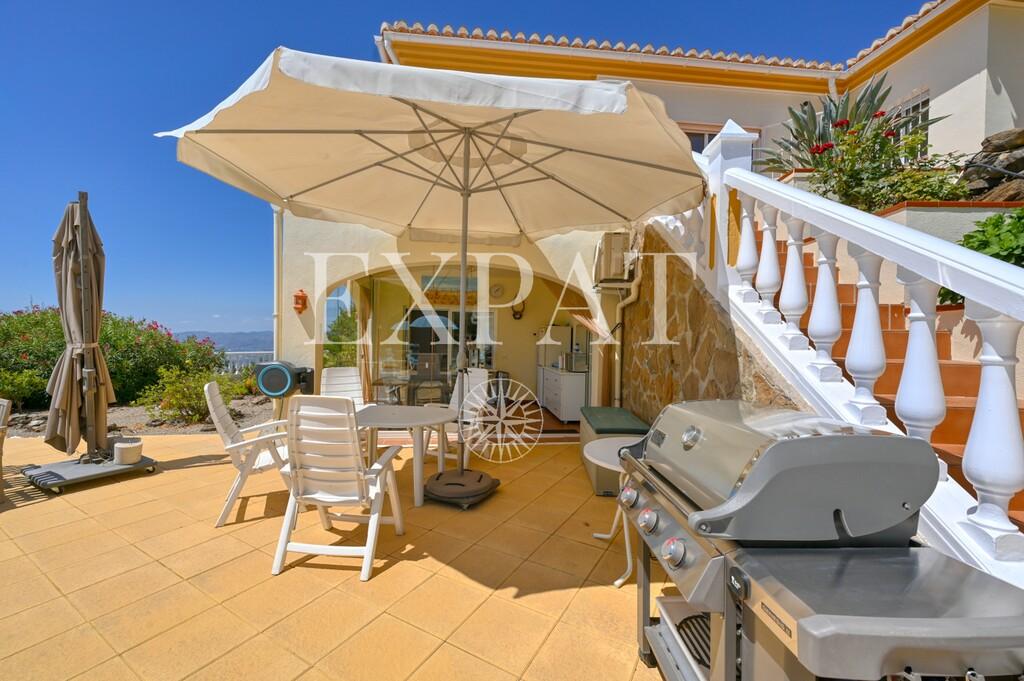 House for Sale in Arenas
