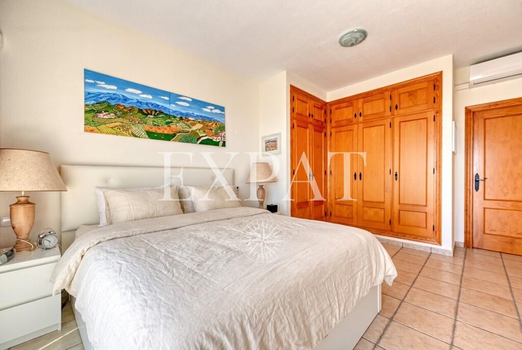 House for Sale in Arenas