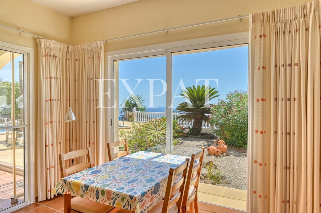 House for Sale in Arenas
