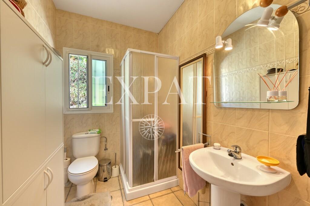 House for Sale in Arenas