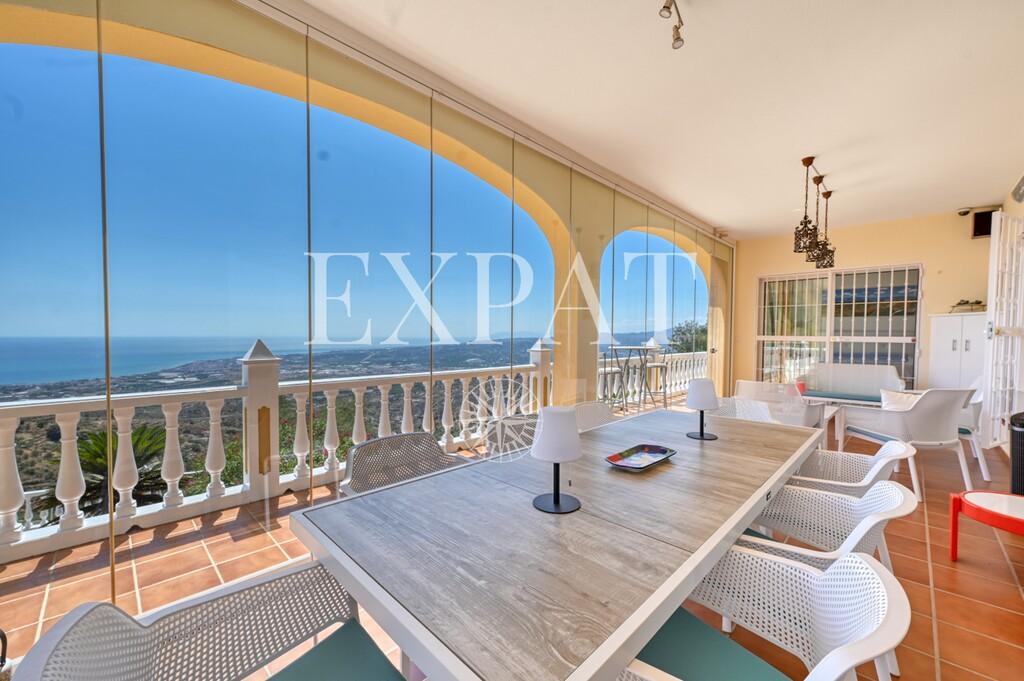 House for Sale in Arenas
