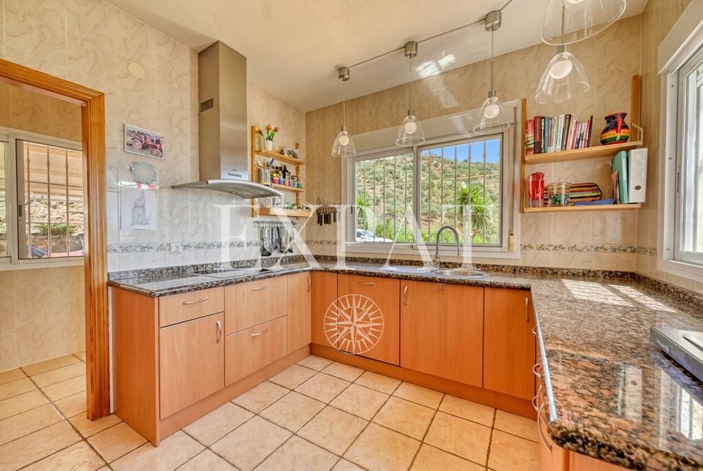 House for Sale in Arenas