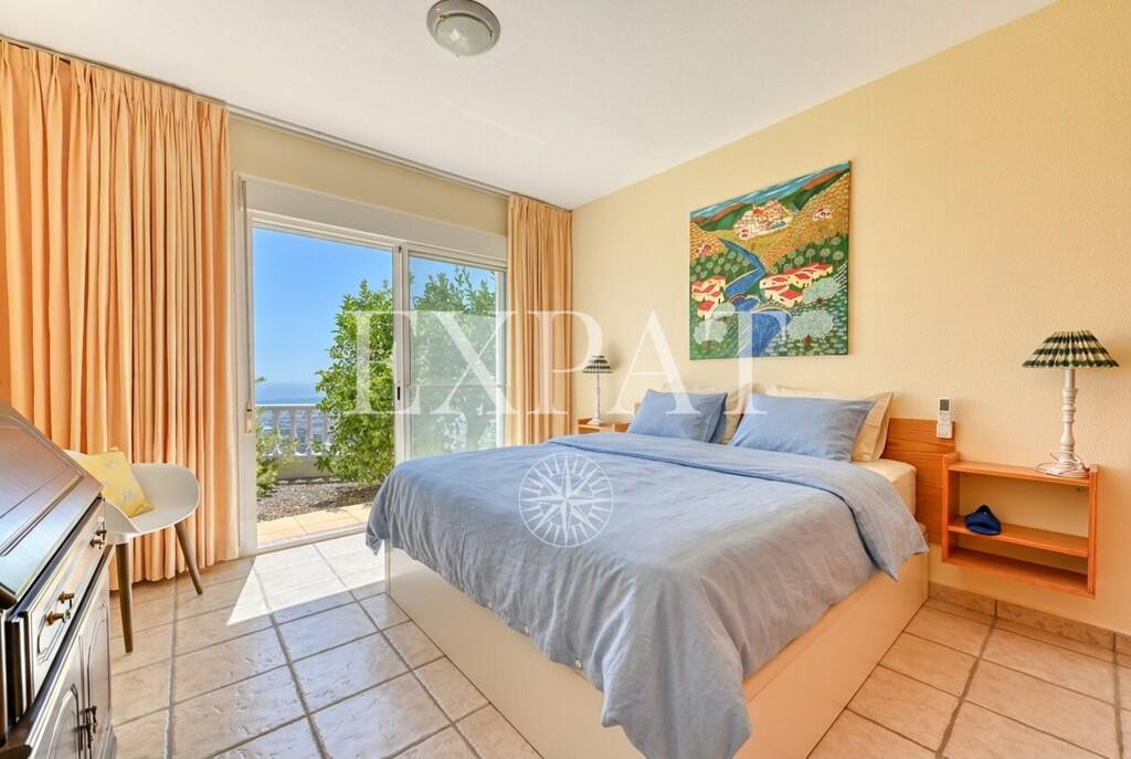 House for Sale in Arenas