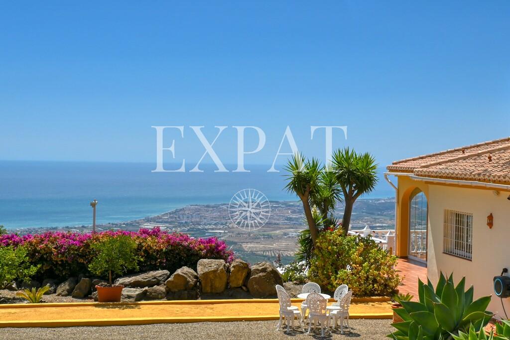 House for Sale in Arenas