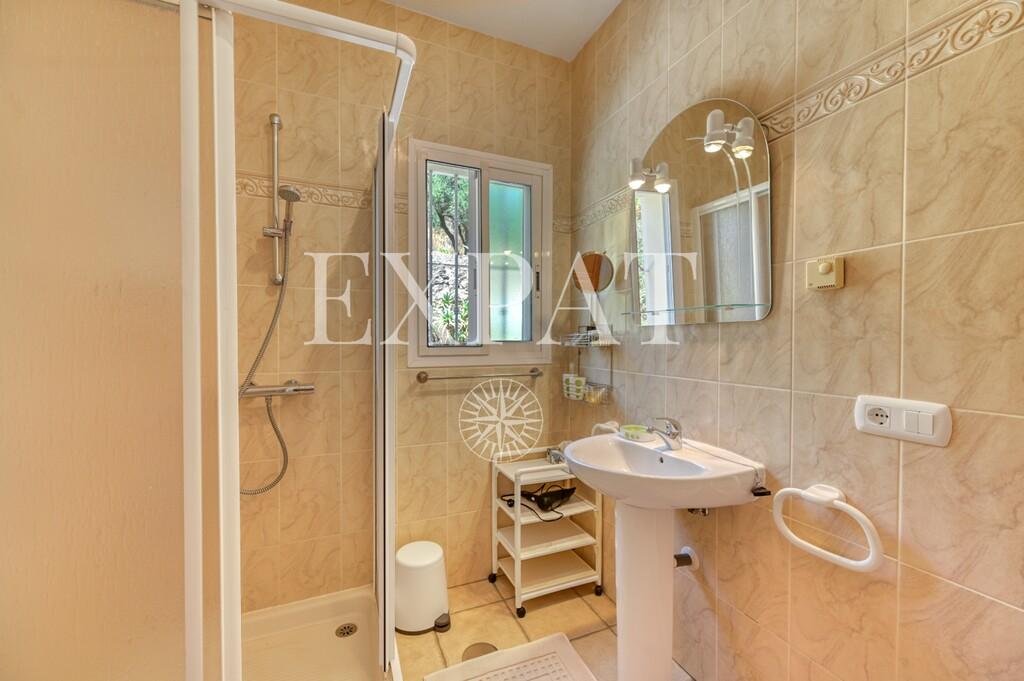 House for Sale in Arenas