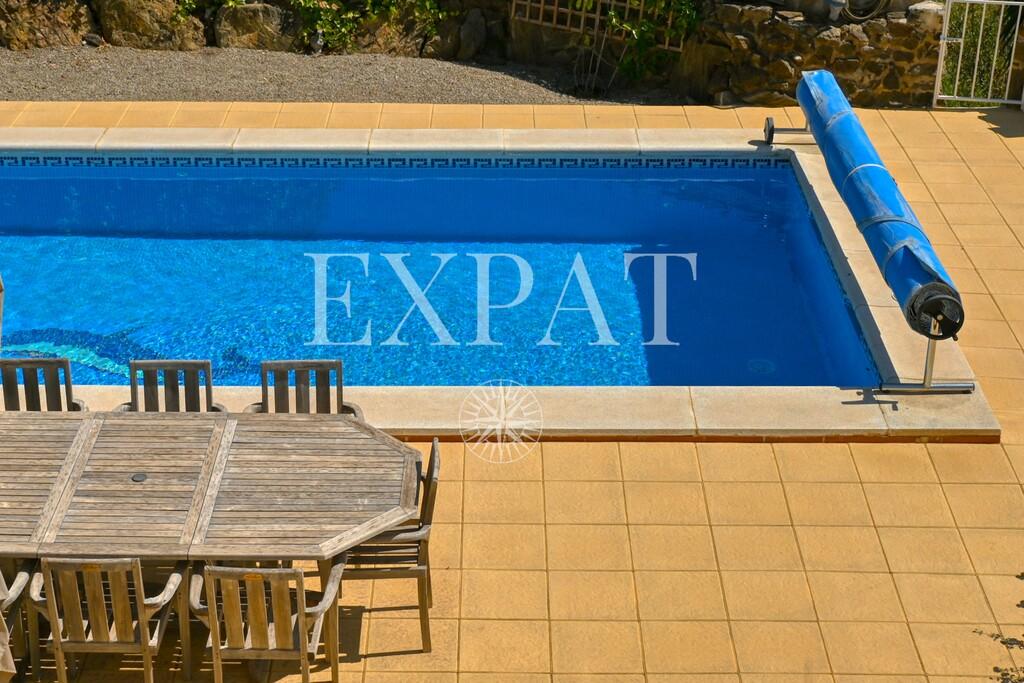 House for Sale in Arenas