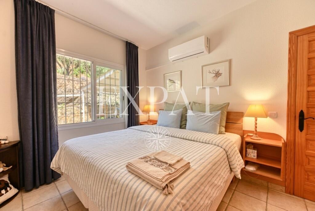 House for Sale in Arenas