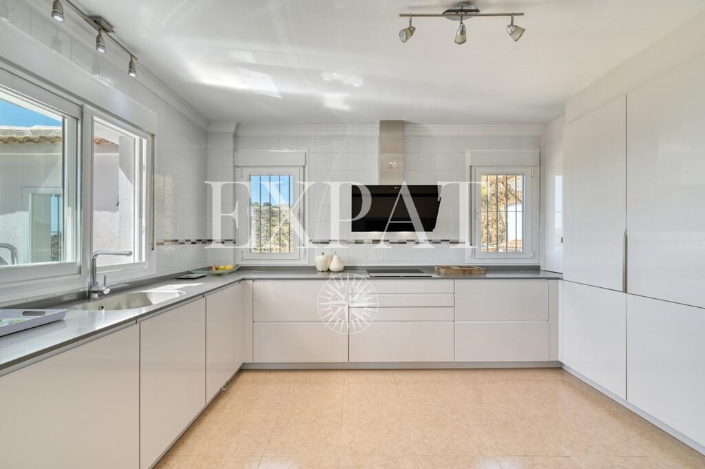 House for Sale in Sayalonga