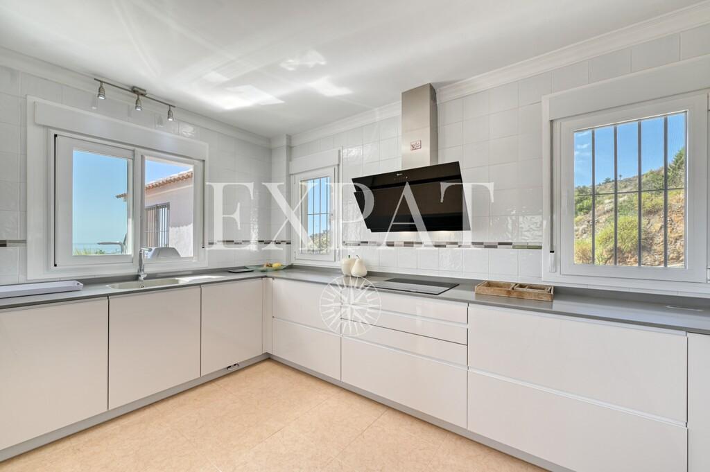 House for Sale in Sayalonga