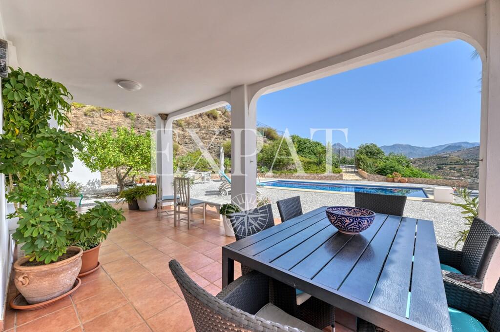 House for Sale in Sayalonga
