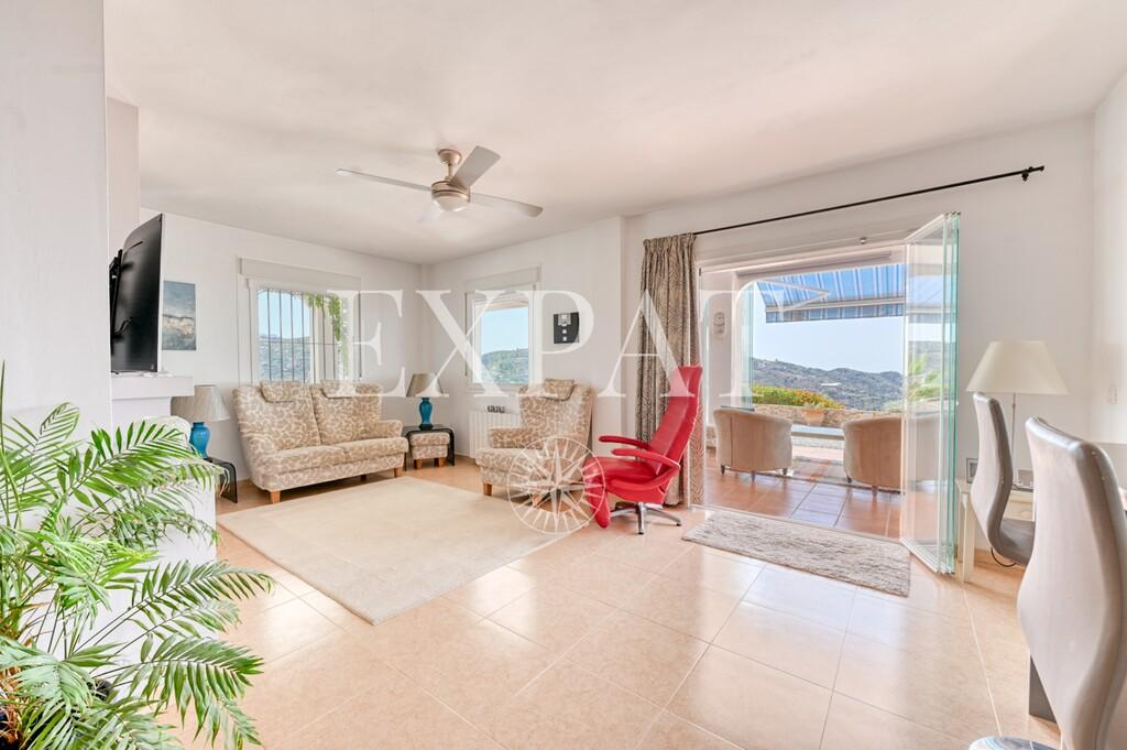 House for Sale in Sayalonga
