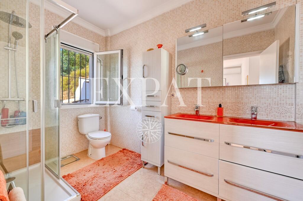 House for Sale in Sayalonga