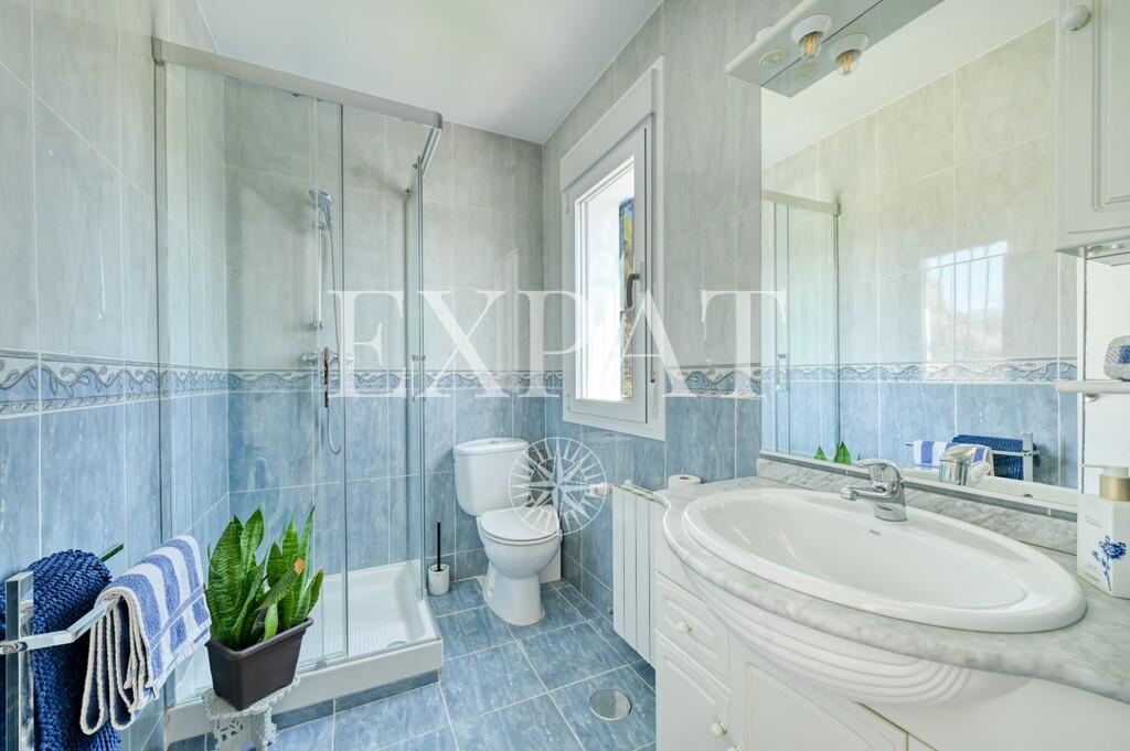 House for Sale in Sayalonga