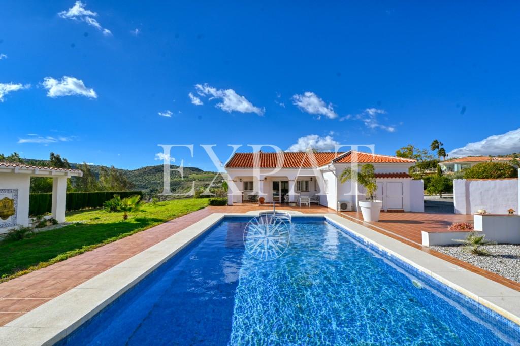 House for Sale in Viñuela