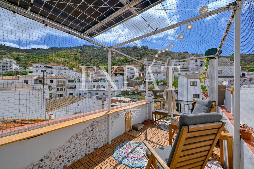 House for Sale in Sayalonga