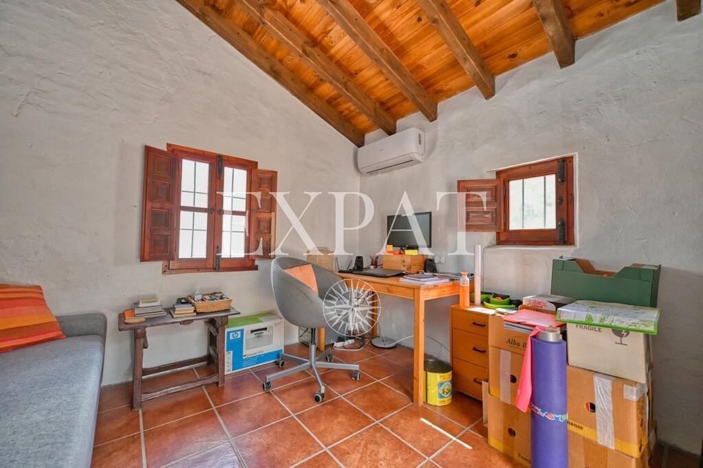 House for Sale in Almáchar