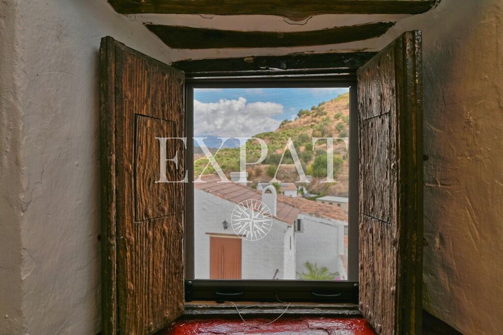 House for Sale in Almáchar