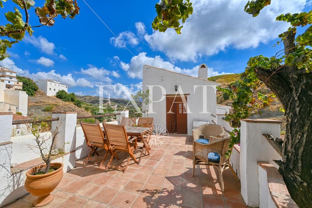 House for Sale in Almáchar